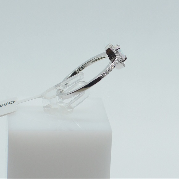 925 Sterling Silver White Opal Cubic Zirconia Ring - Picture 2 of 3